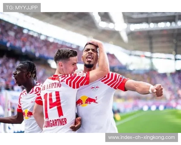 多特锋线互换成效显著，德甲积分紧咬不放